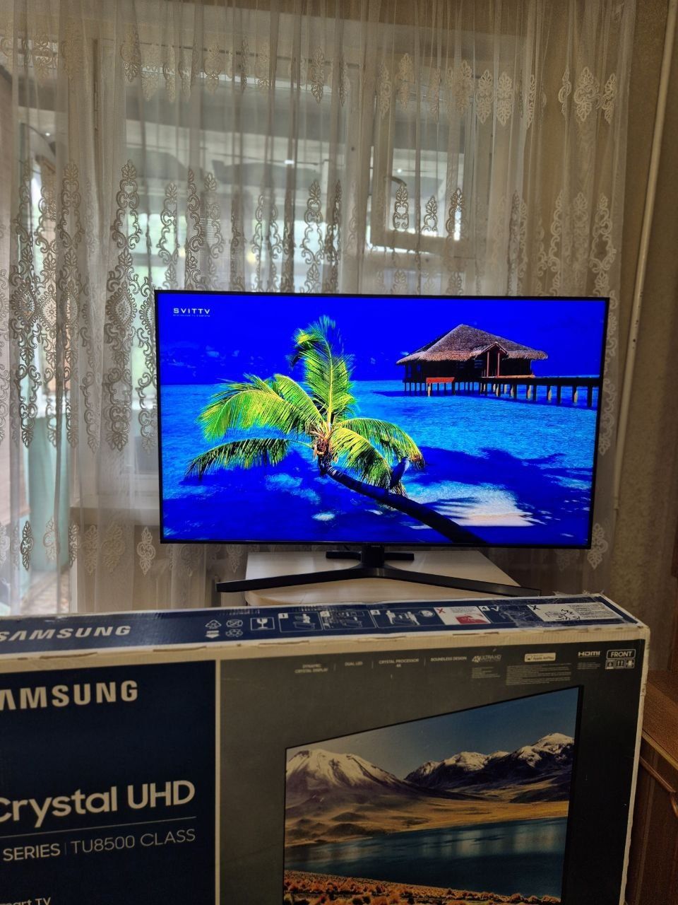 SAMSUNG 50" Crystal 4K UHD HDR10 Wi-Fi Smart Tv.