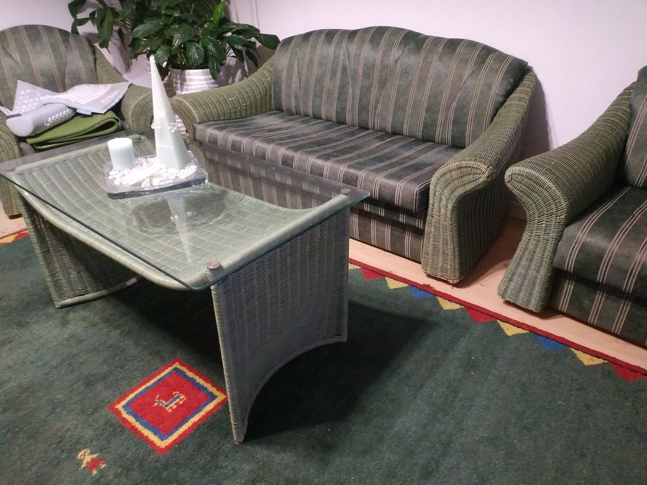 Meble rattanowe komplet stół witryna fotele sofa