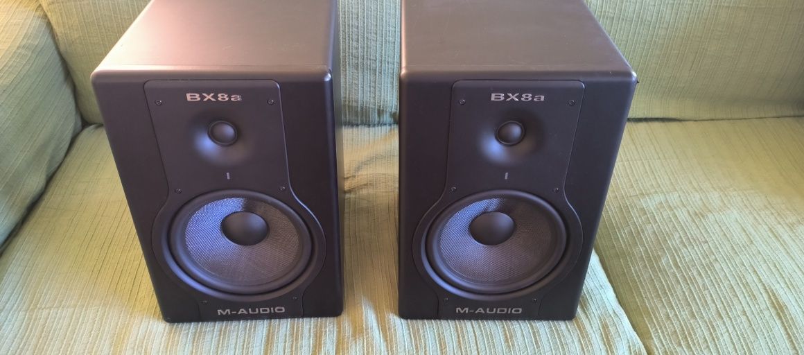 Monitores de estúdio M-Audio BX8a Deluxe