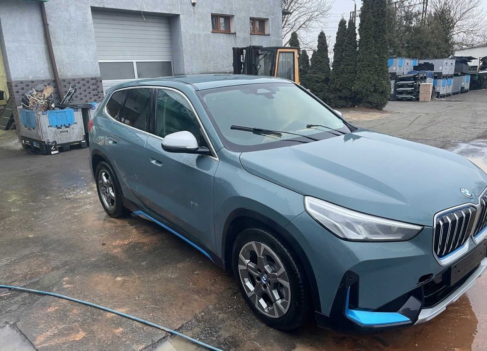 BMW IX1 U11 електро бампер передній бу оригінал разборка