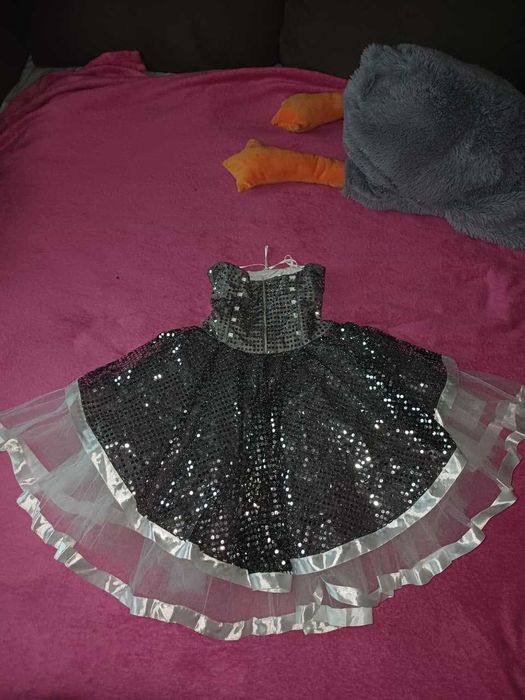 Святкова сукня на дівчинку