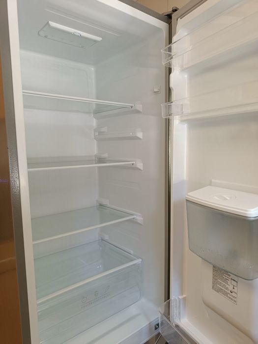 Frigorífico Electronia com dispensador de água