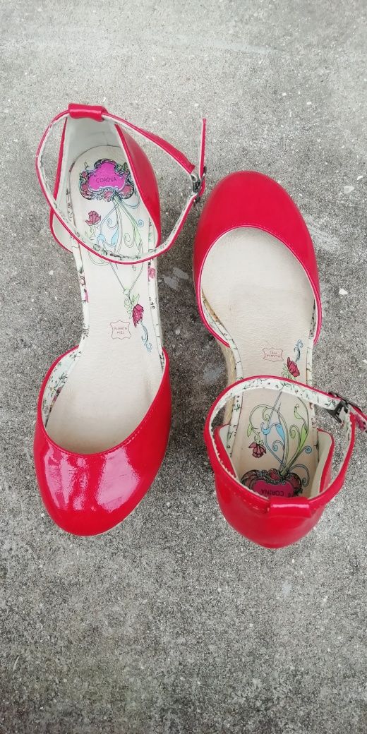 Sapatos vermelhos senhora Corina n39
