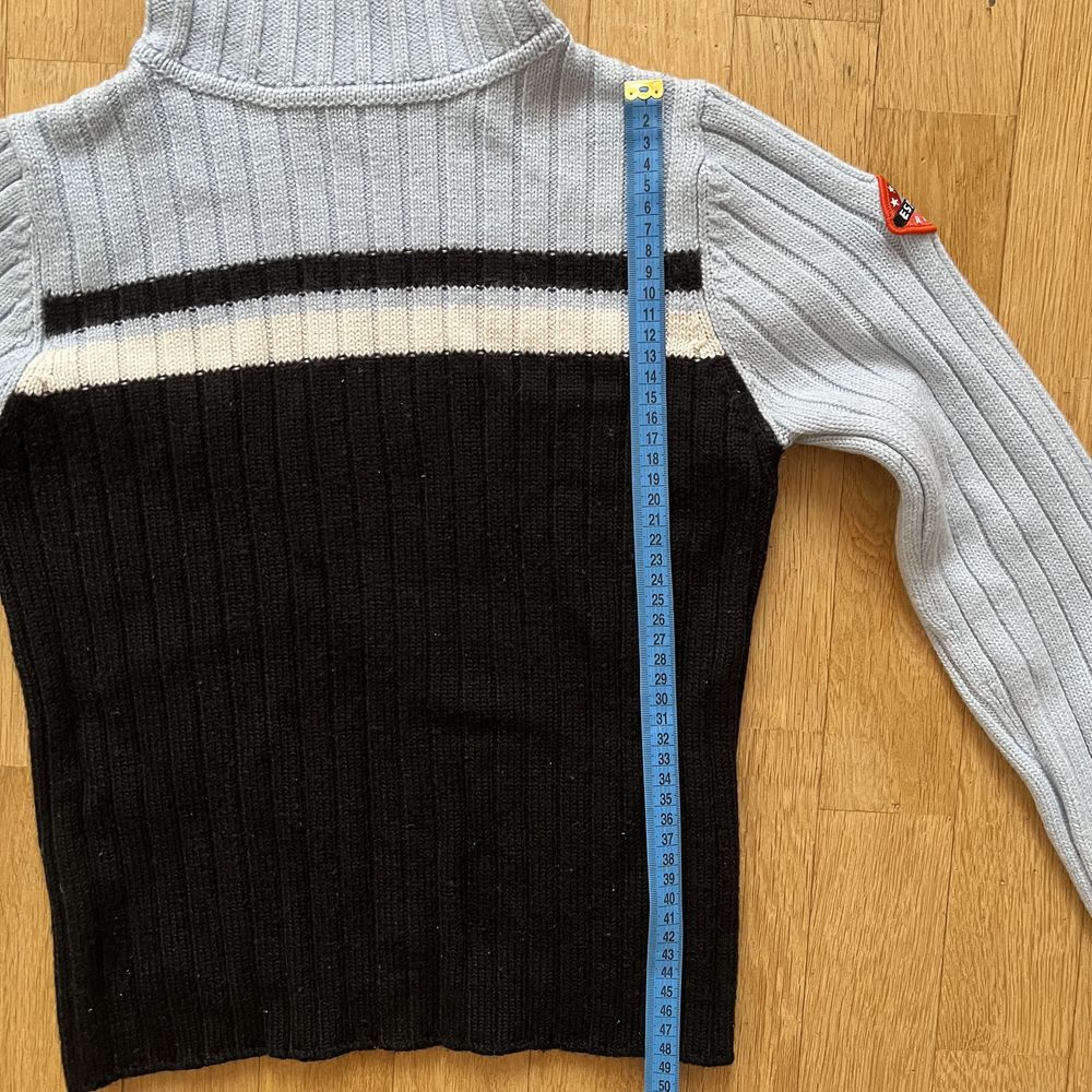 Свитер у2к укороченный свитер