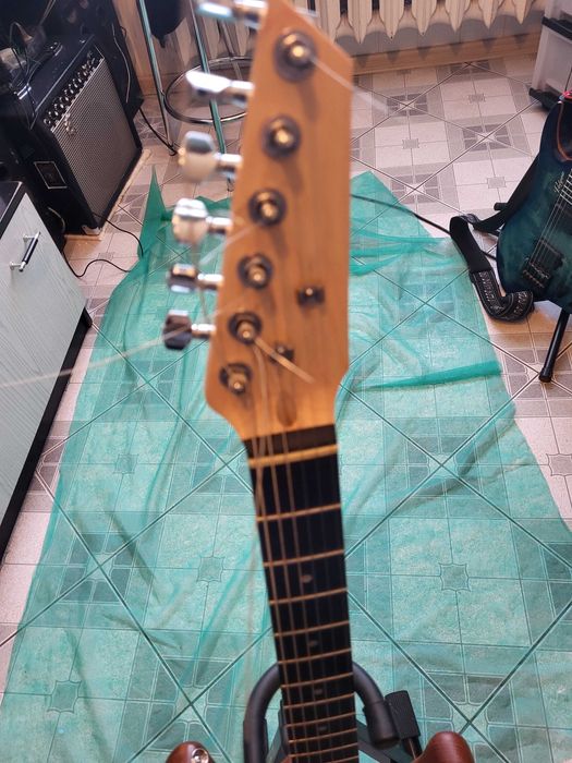 Gitara elektryczna ,składak na  bazie H,B.