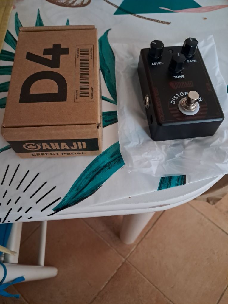 Pedal distorção/saco piano 61 teclas