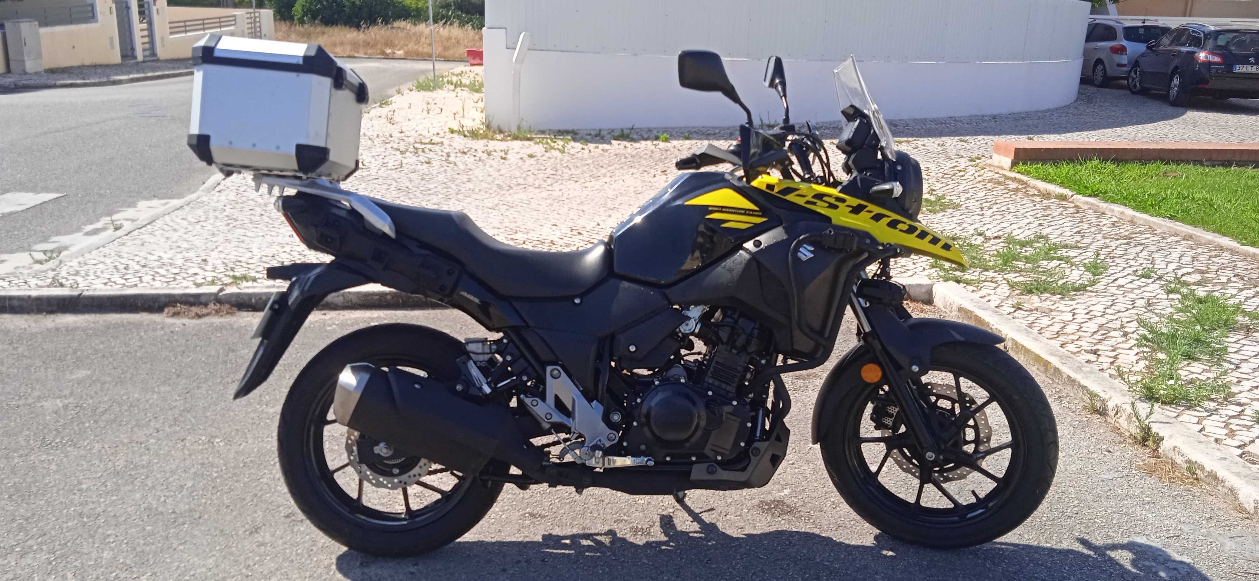 Suzuki V Strom 250. Ano 2020. 8.000kms