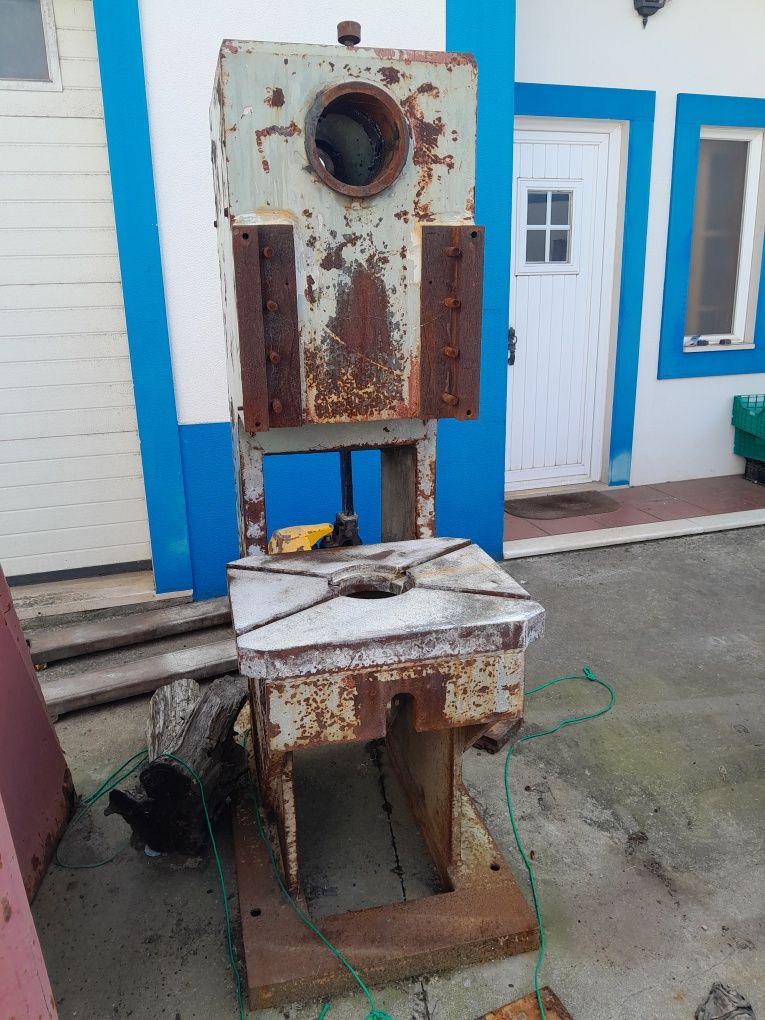 Chassis para prensa