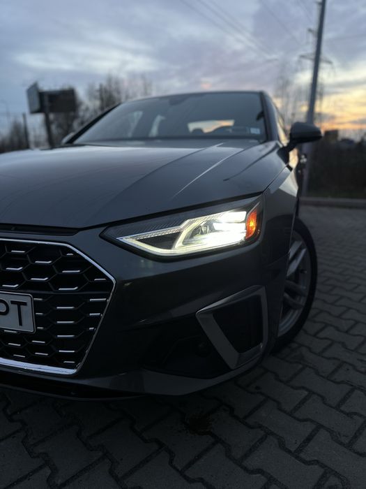 Продам Audi a4b9 2020 року