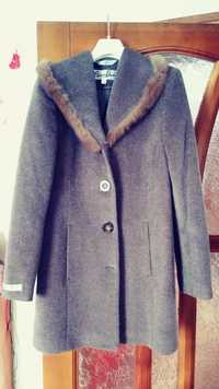 Zimowy nowy płaszcz wełniany Adriano Damiani 40