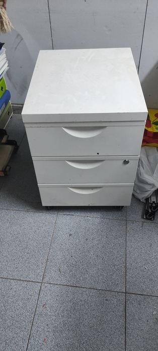 Armarios arrumação com chave