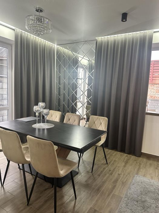 Продаж будинку в місті