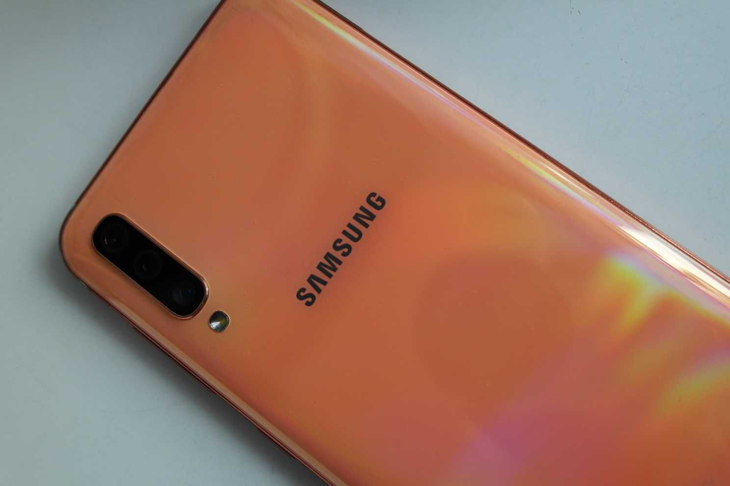 Smartfon Samsung Galaxy A50 kolor łososiowy