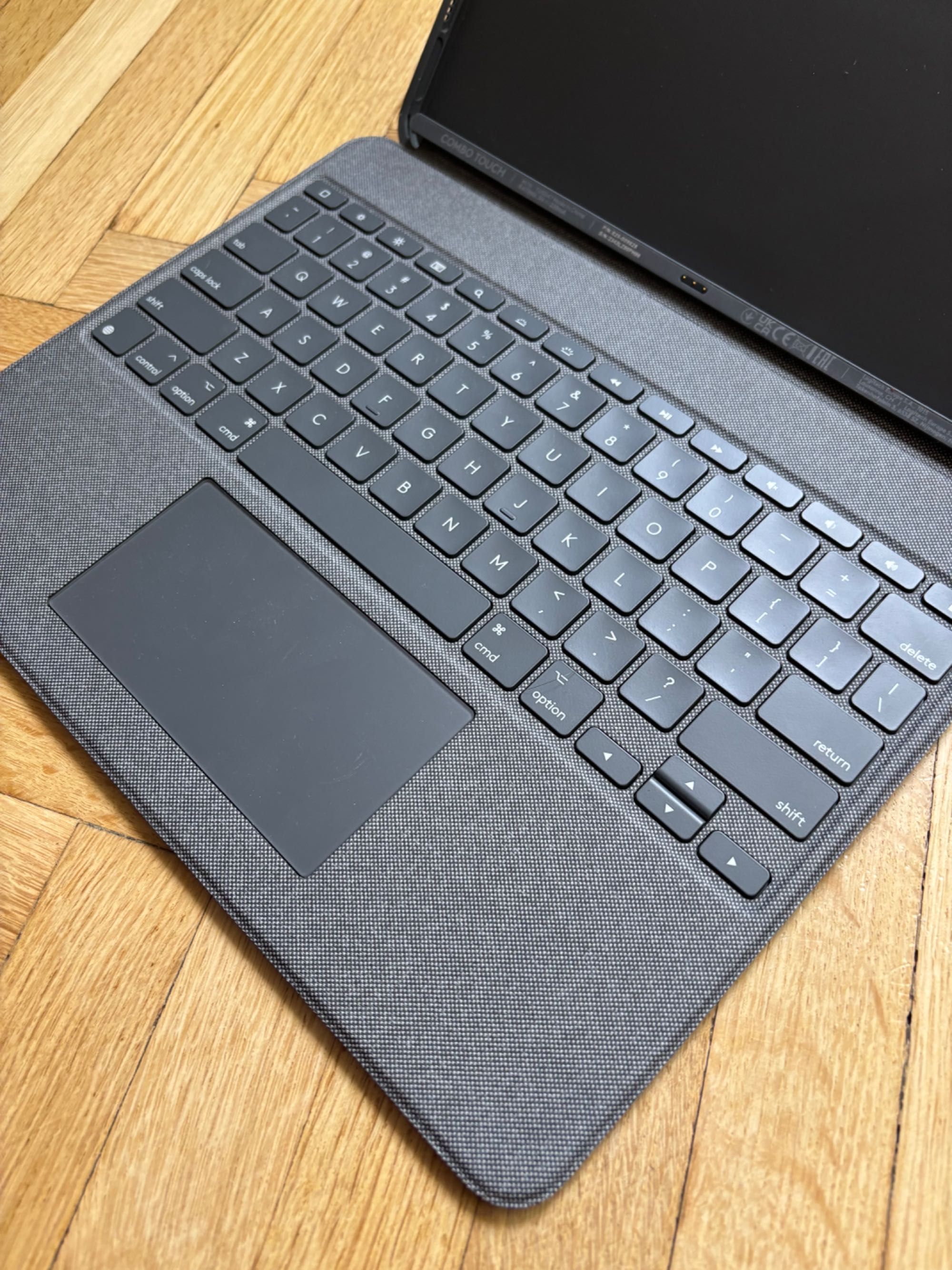 Etui Klawiatura Logitech Combo Touch do iPada Pro 12,9 (5. gen)