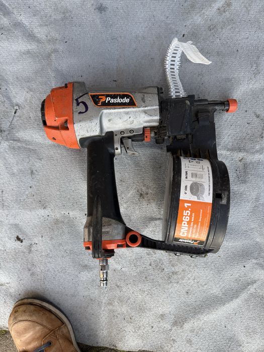 Paslode pneumatyczna gwozdziarka bebnowa model CNP65.1.