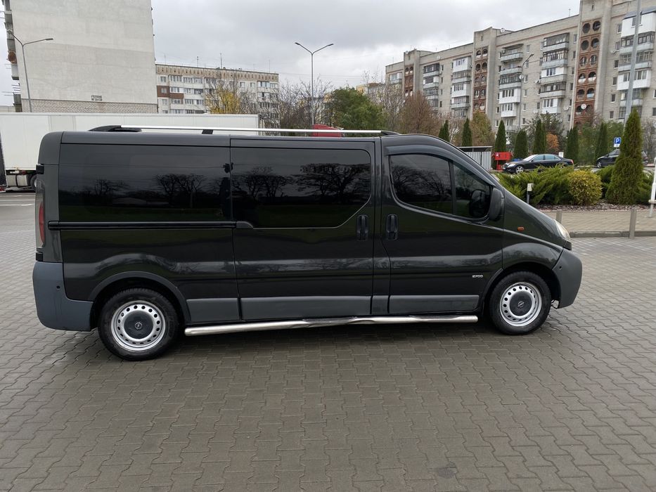 Продам Opel Vivaro 1,9 maxi база