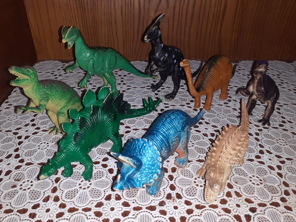 Фигурки динозавриков