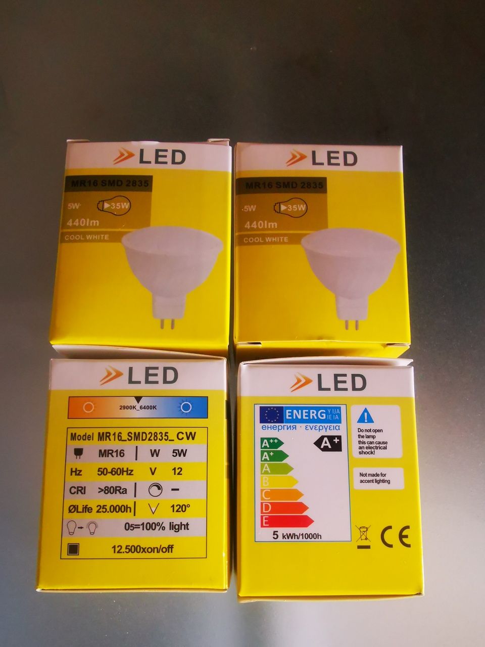 4 lâmpadas led MR16 novas com portes incluídos