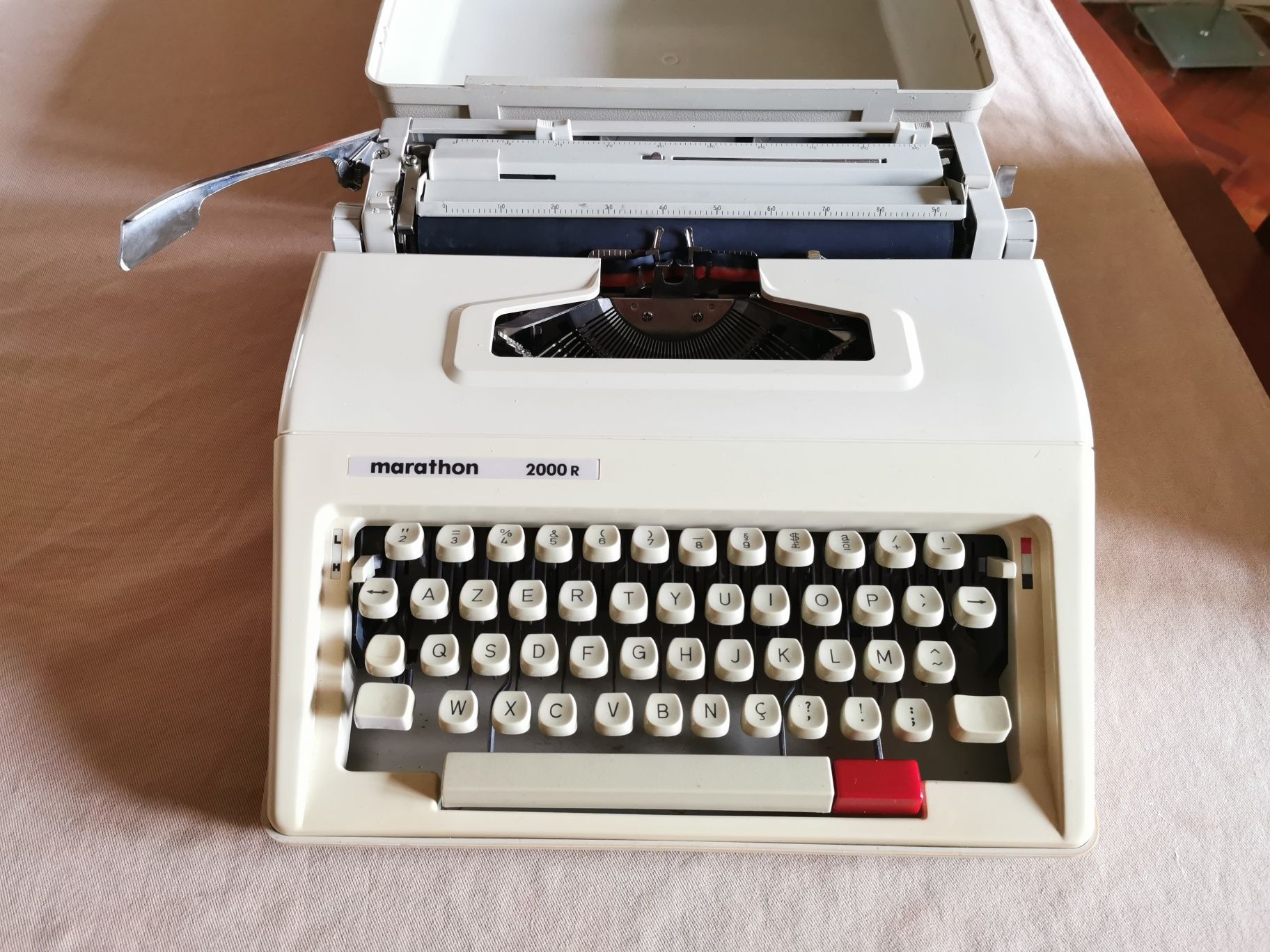 Máquina de escrever Marathon 2000R