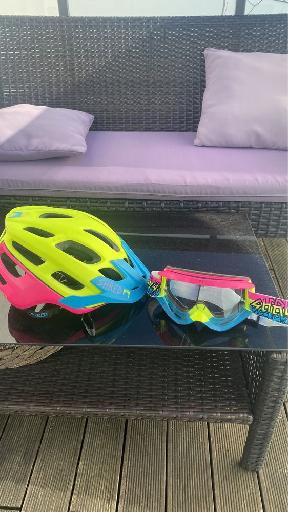 Shred kask Short Stack + gogle Shred