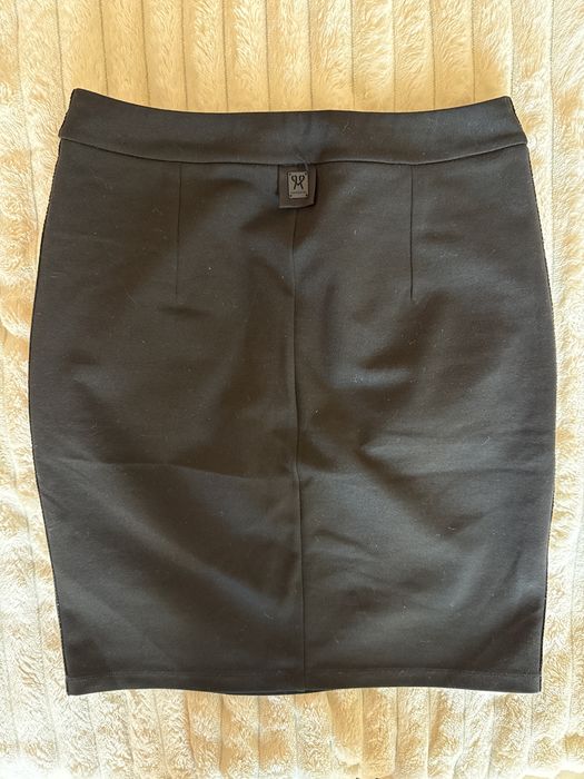 Спідниця чорна з білими вставками