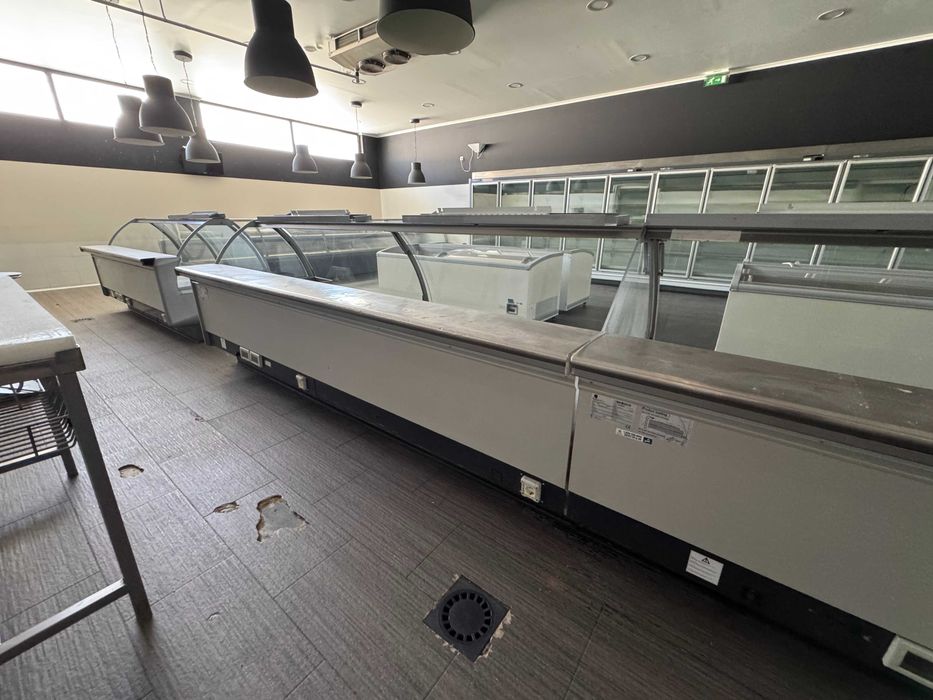 Vitrinas Refrigeradas Profissionais para Talho/Supermercado - 5,75m