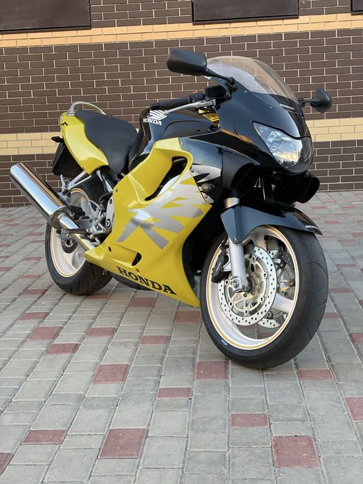 Продам Honda CBR 600 f4