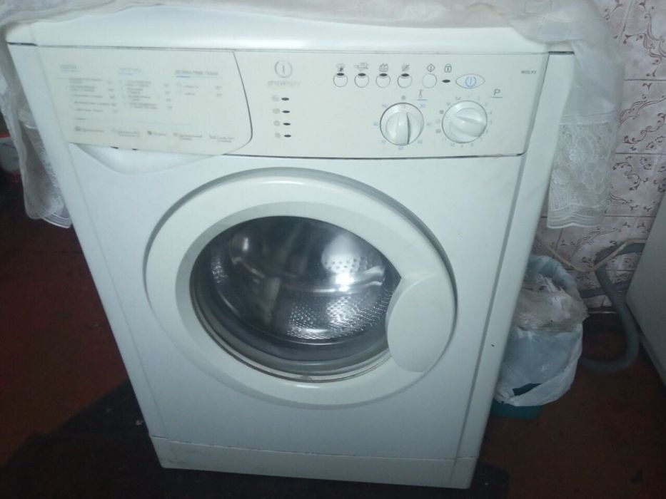 Продам стиральную машинку автомат Indesit wisl 92