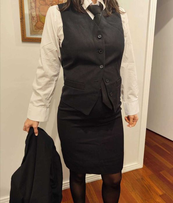 Traje académico feminino