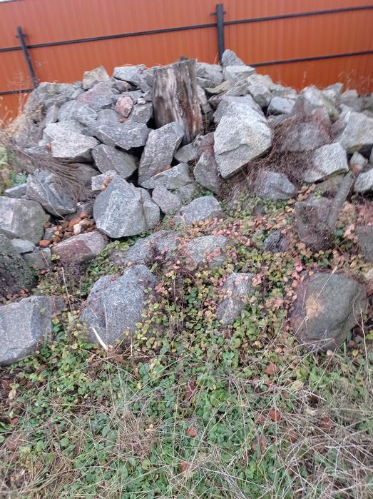 Продам приватизовану земельну дільнку