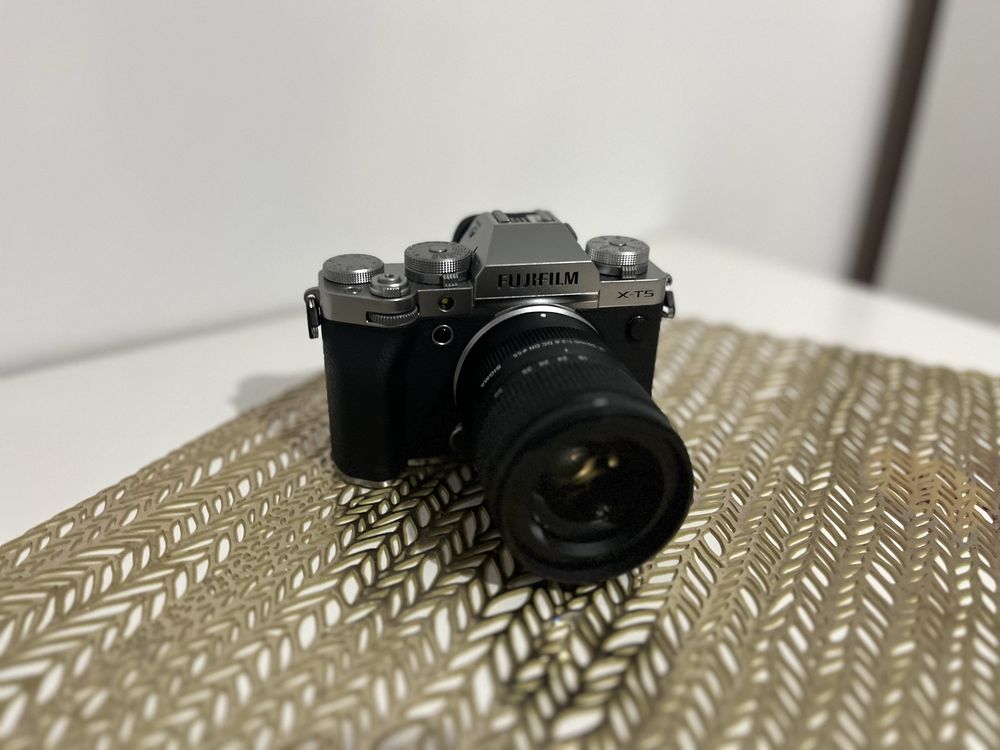 Aparat FujiFilm x-T5 + obiektyw sigma 18-55 f/2.8