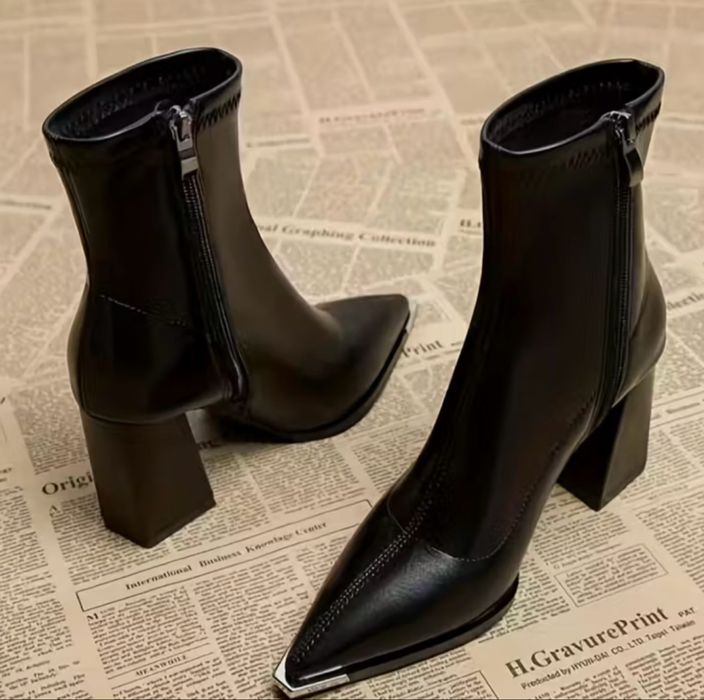 Продам осіні-весняні сапожки б/у