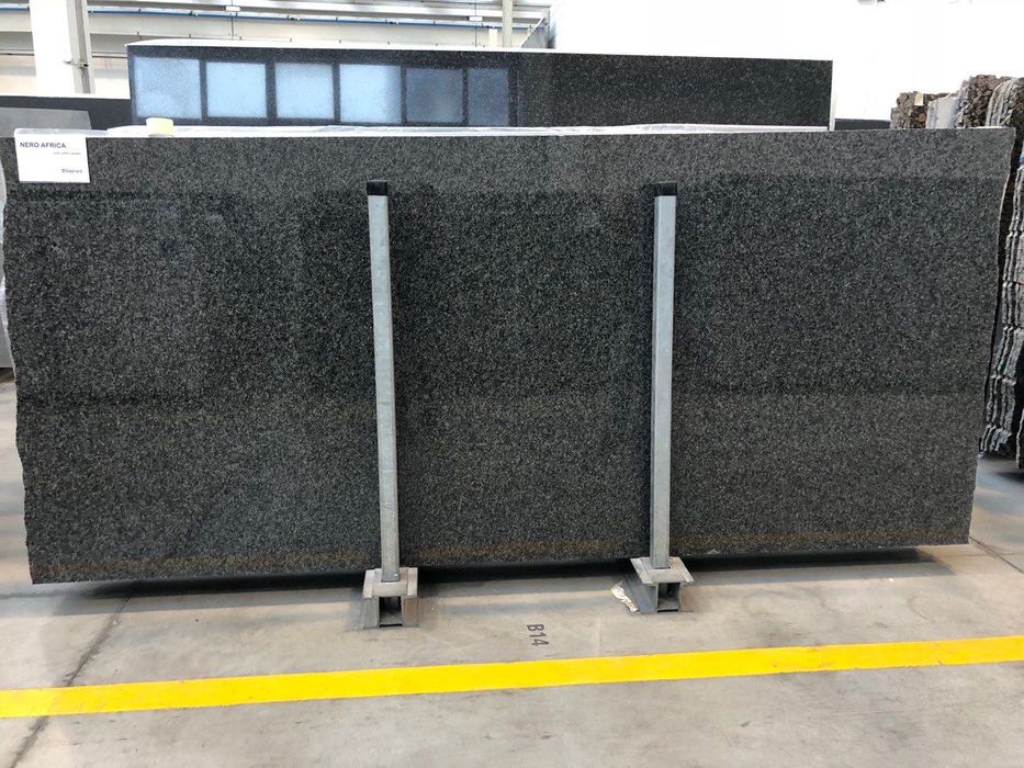 Гранит Nero Africa в полированных слябах т.30 мм