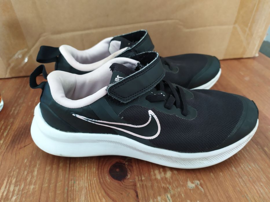 Nike czarne buty sportowe 33.5 Starrunner do biegania