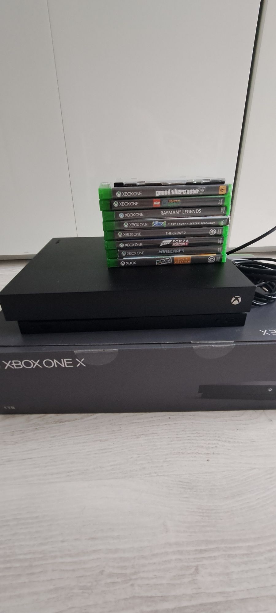 Konsola Xbox One X 1TB i gry .