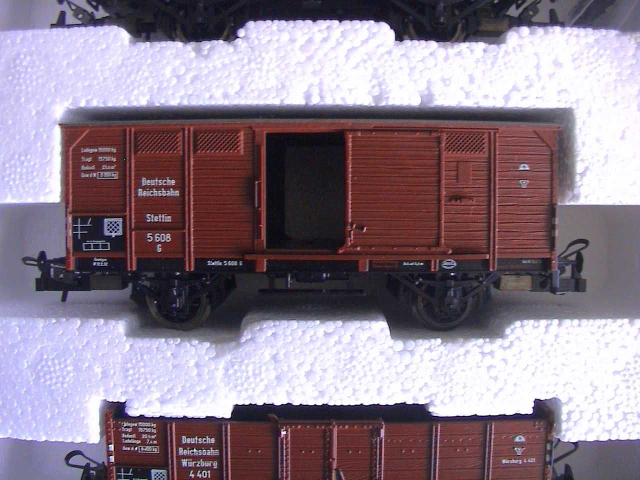 TRIX 23376 H0 DC zestaw wagonów towarowych / Epoka II