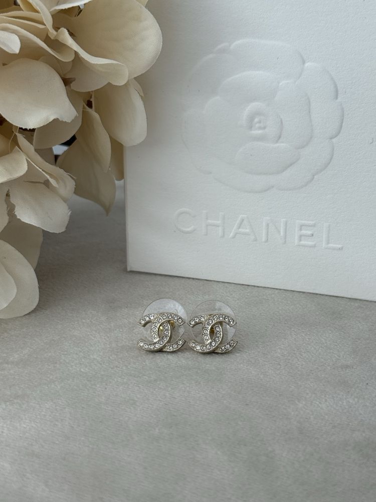 Kolczyki chanel mini szampańskie złoto