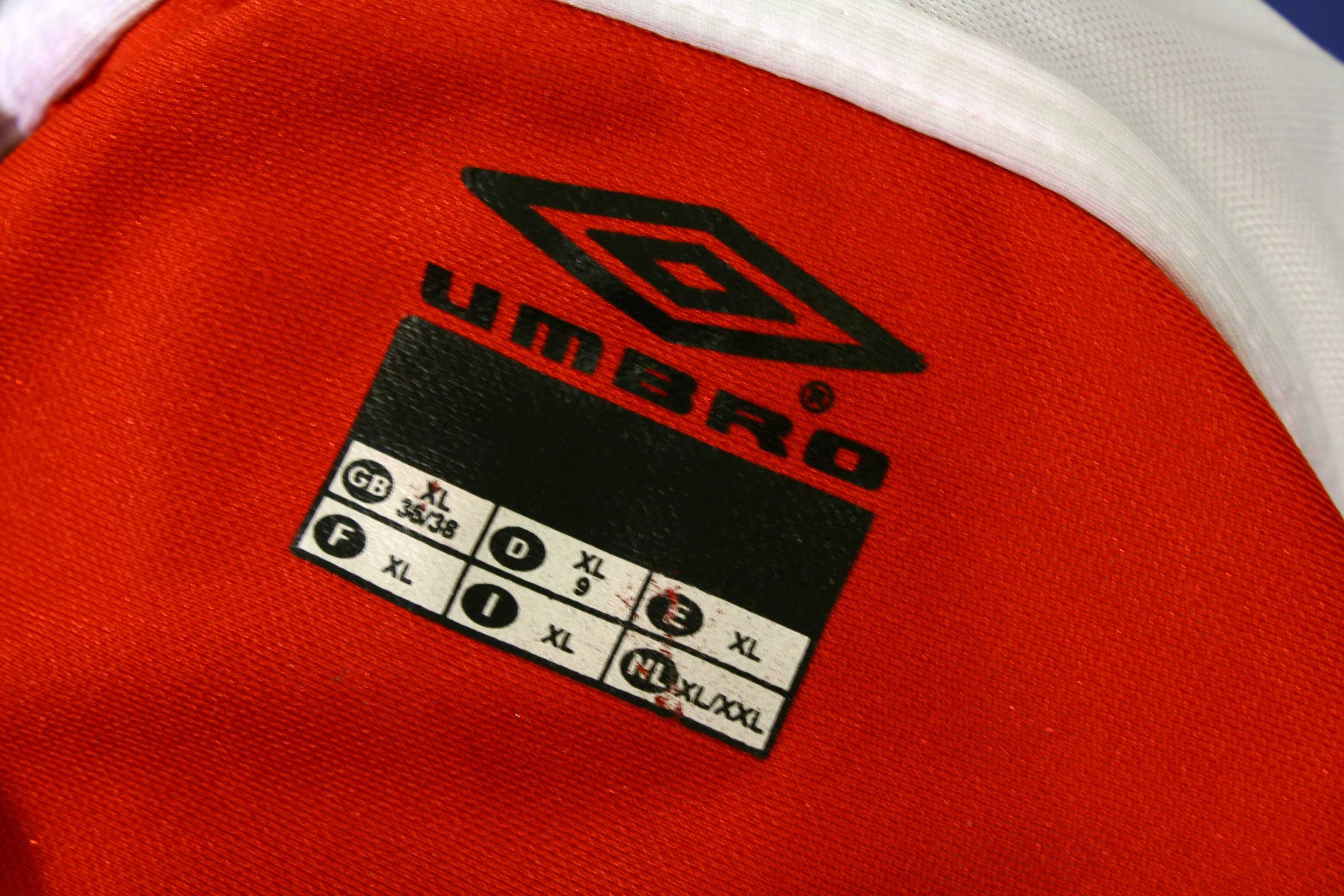 Футбольная форма  UMBRO с номером  размер XL новая