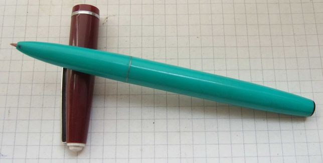 Перьевая ручка МЗПП. Пишет очень мягко и насыщенно, перо гибкое