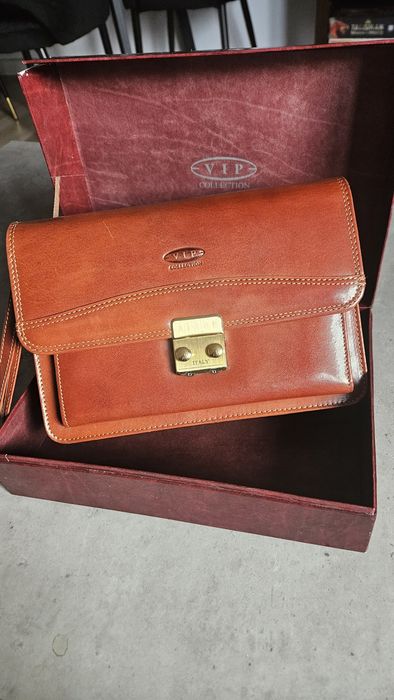 Saszetka skórzana z zamkiem VIP Collection