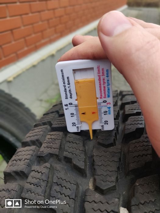 Шини зимові dunlop grandtrek sj6