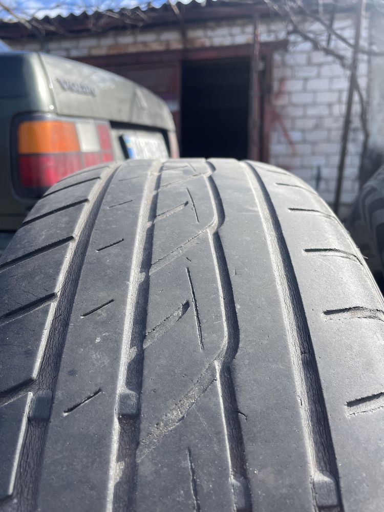 Комплект літніх шин 225/65 r17 TOYO