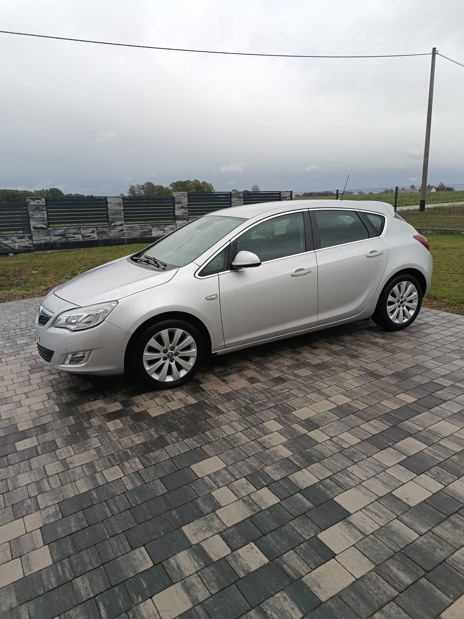Sprzedam Opel Astra J