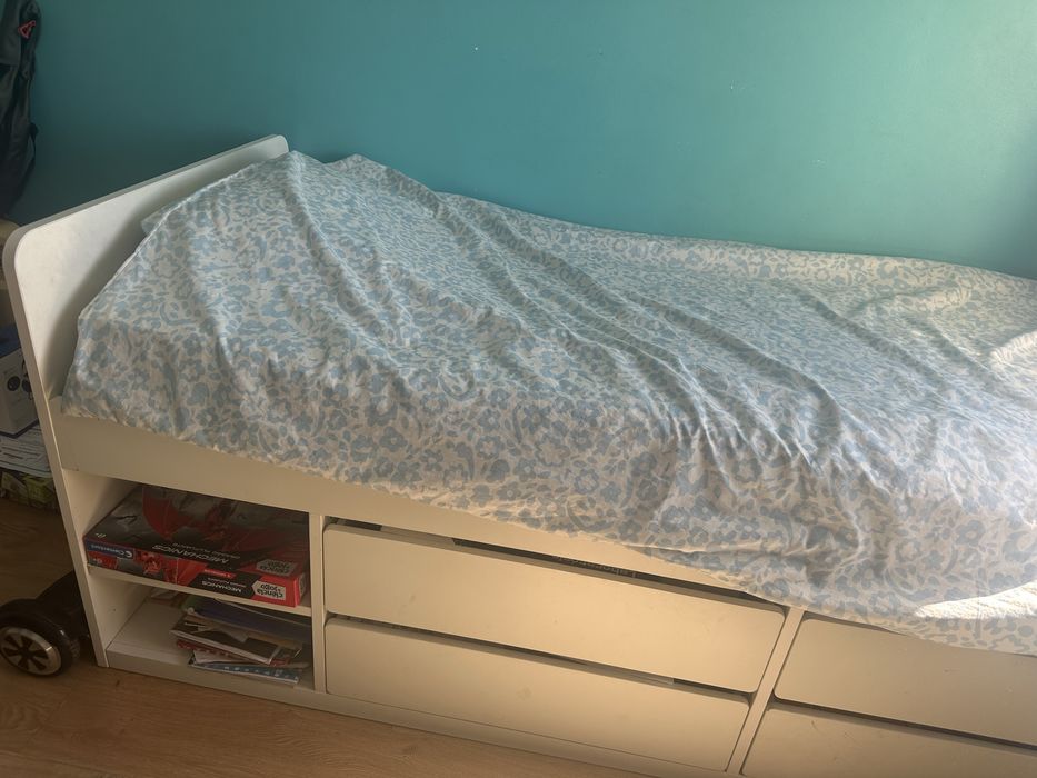 Cama solteiro com arumaçao