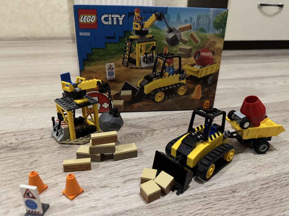 ОРИГИНАЛ Лего строители!!!