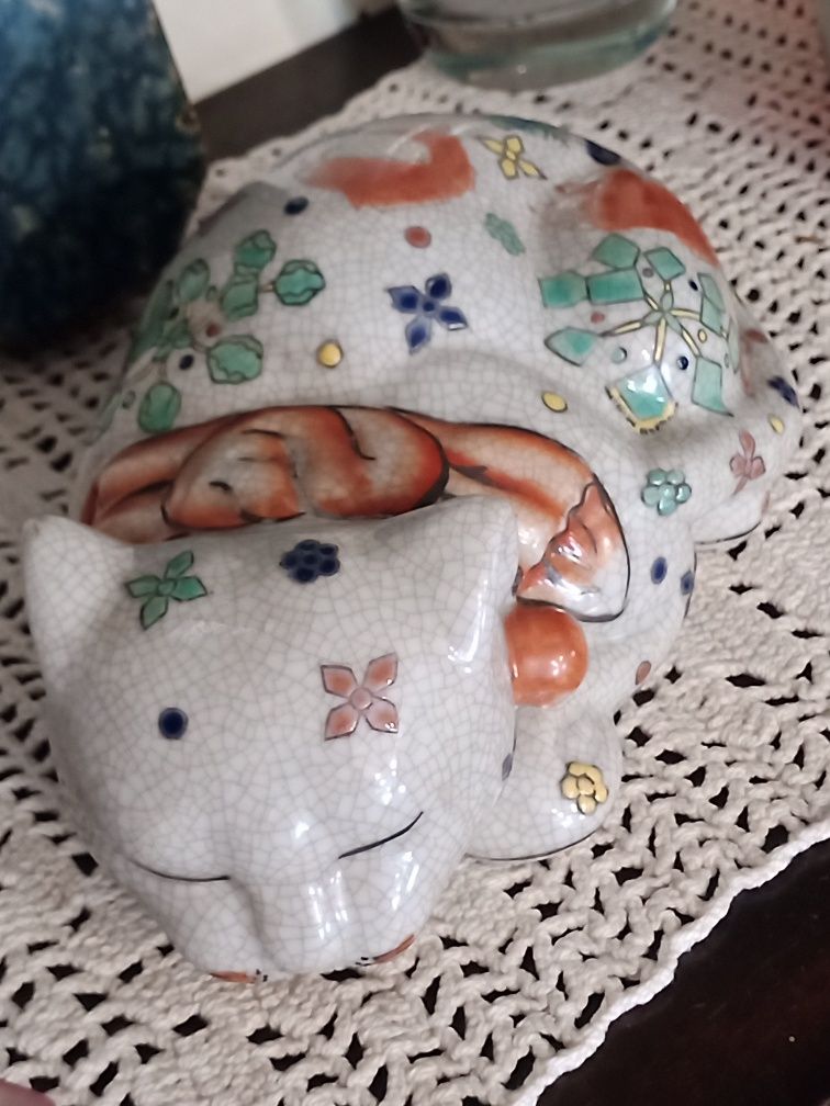 Gato em cerâmica da china com efeito craquele