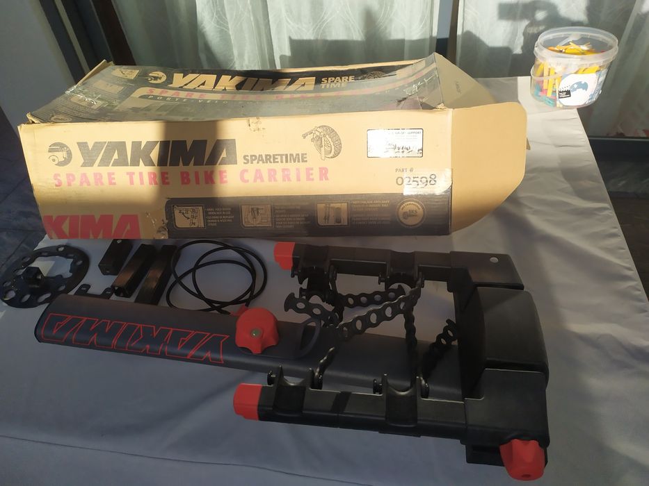 Suporte bicicletas para pneu suplente