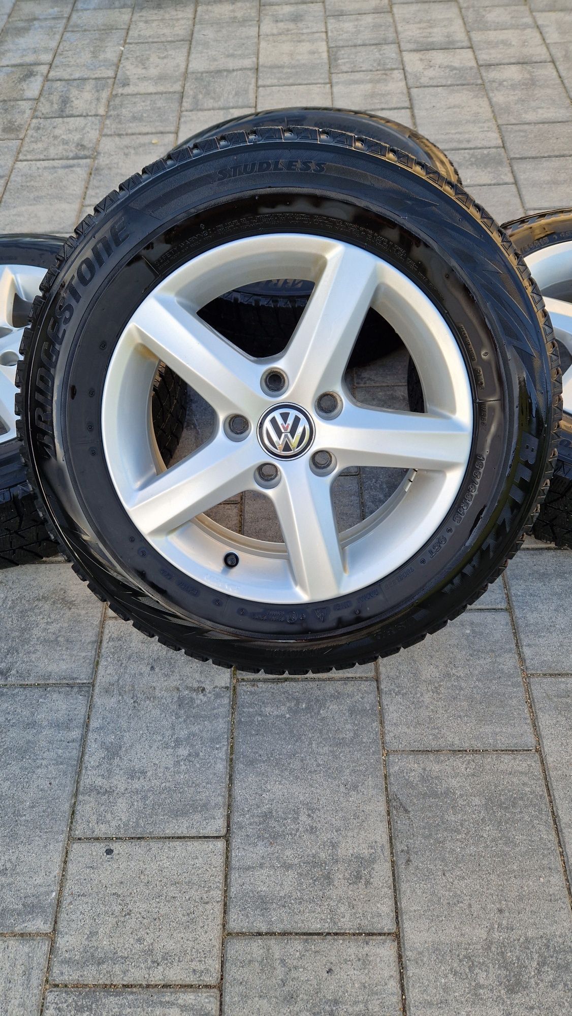 Koła Aufelgi 5x112 Volkswagen 15 cali opony 195/65 R15 zima