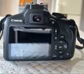 Фотоапарат Canon 2000d,бу