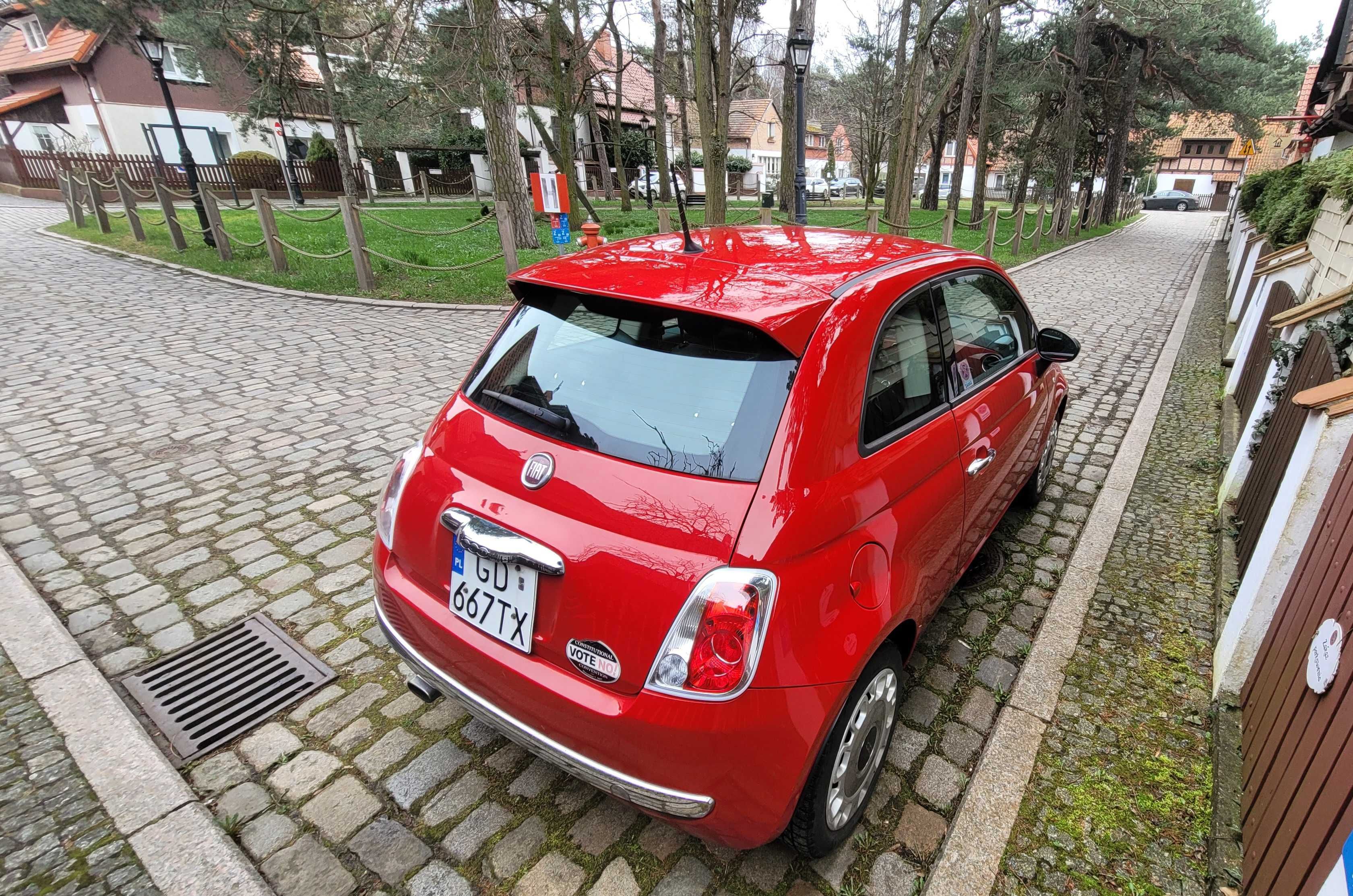 Czerwony Fiat 500 Gdynia